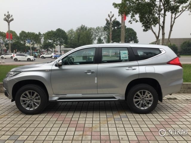 三菱帕杰罗劲畅金秋冬季二十余万提30v6