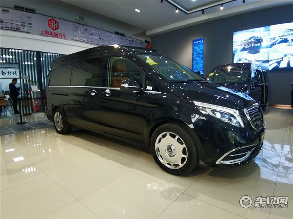 新款奔驰v260l改装商务车,展厅现车报价