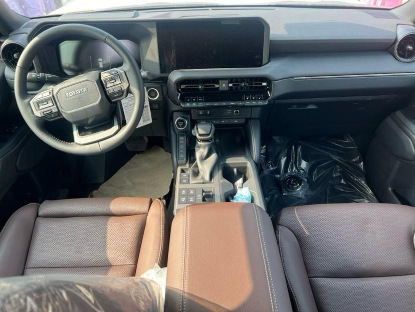 大满配26款丰田霸道2800参数性能介绍