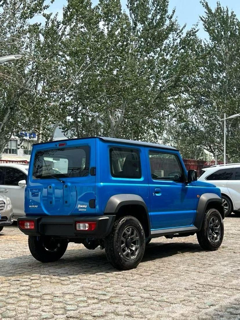 实测26款铃木吉姆尼小巧玲珑方正有形