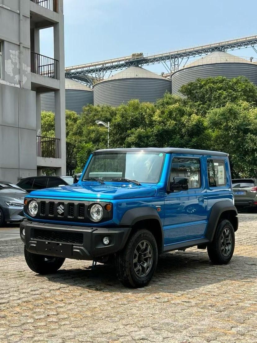 实测26款铃木吉姆尼小巧玲珑方正有形