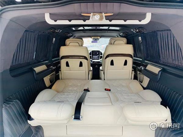 奔驰威霆“伏击”改装先发制人V250变迈巴赫VST680