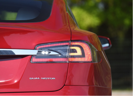 car_default_66a354c3482240bc99807dd544de923b.png