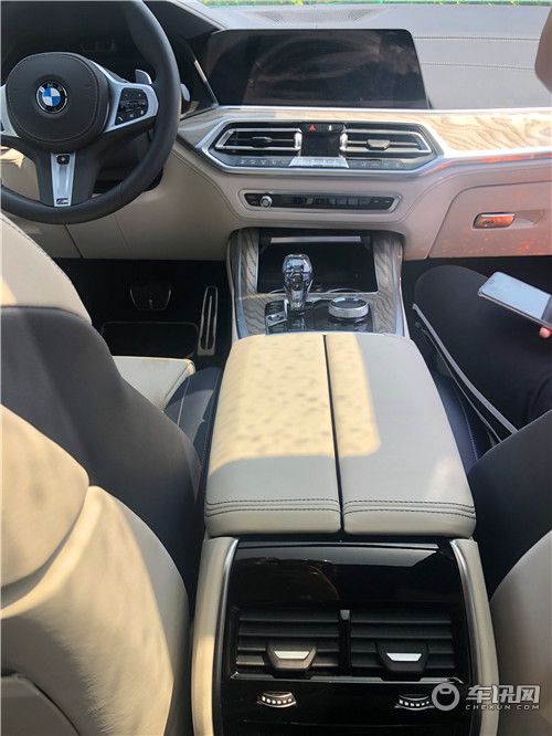 20款宝马x7m超级极地灰 全新米白内饰6座现车钜惠迎五一