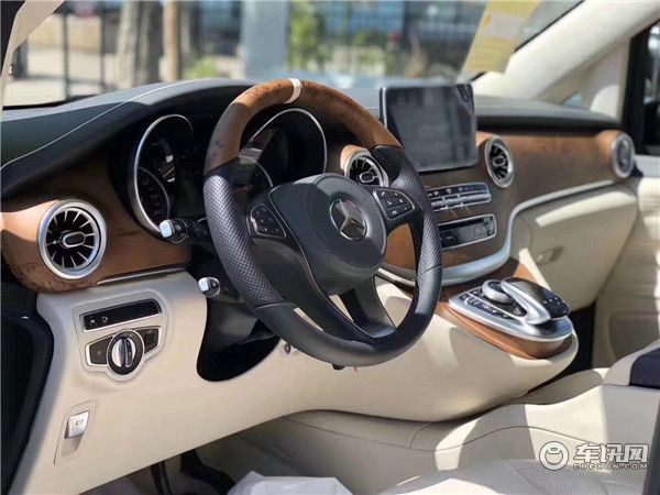20款奔驰迈巴赫VS680 商务车 实拍现车配置价格