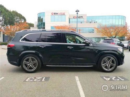 20款奔驰GLS450祖母绿主打米内搭配加版现车港口五一来袭