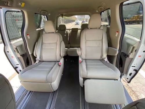car_default_58e6e507e879428eaa4492ca9c5d4ffd.jpeg