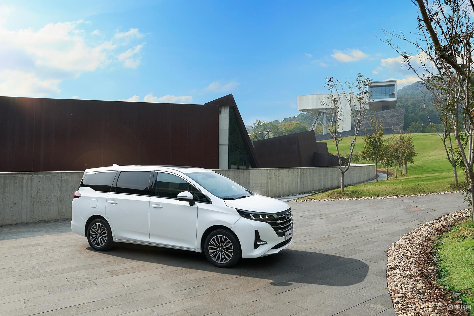 10万级标杆MPV,广汽传祺GM6让车主纷纷叫好!
