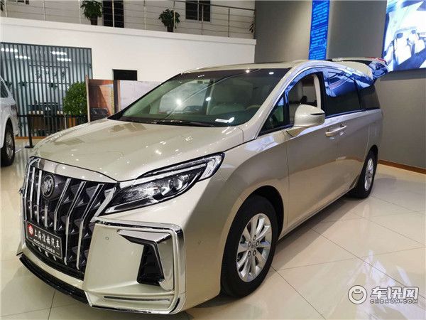 2020款别克GL8凌酷定制版 金色外观搭配豪华内饰，完美搭配。