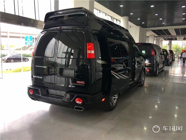 GMC商务之星最新奢华保姆车！ 总裁级别最豪！阿尔法是小弟！