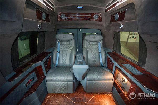 GMC商务之星最新奢华保姆车！ 总裁级别最豪！阿尔法是小弟！