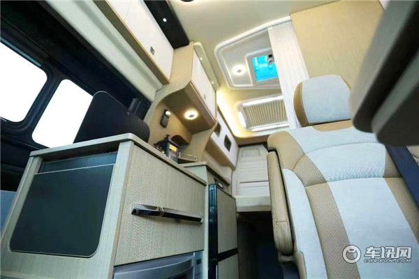 2020新款福特新全顺B型4座房车 操控极佳业界小钢炮