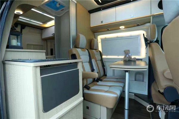 2020新款福特新全顺B型4座房车 操控极佳业界小钢炮