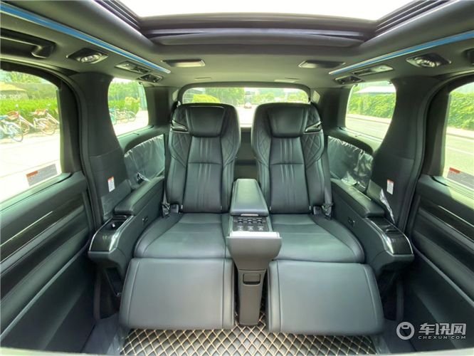 雷克萨斯LM300h报价 LM300四座七座天津现车6月大酬宾