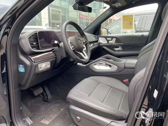 20款奔驰GLS450现车价格 对比19款几大优势