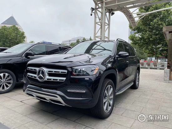 20款奔驰GLS450现车价格 对比19款几大优势