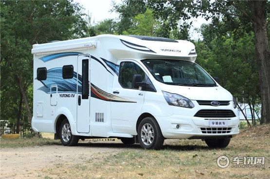 宇通房车首发福特小顶车型——C520尊行版价格详情售全国汽油