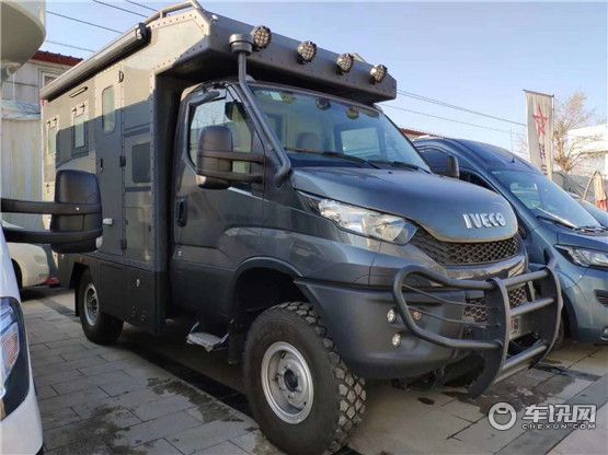 进口依维柯 4X4 四驱越野房车，天地竞自由！