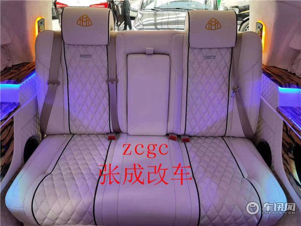 奔驰商务车内饰升级改装案例