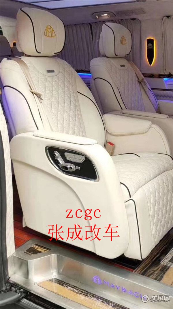 奔驰商务车内饰升级改装案例