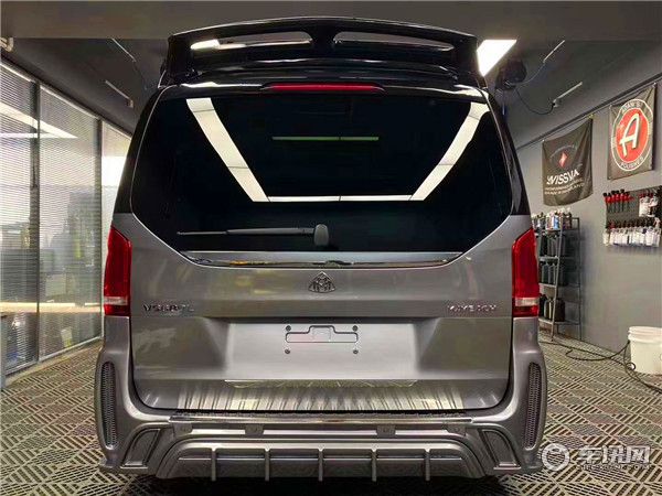 奔驰VS680L迈巴赫款 双拼色车身全新豪华内饰