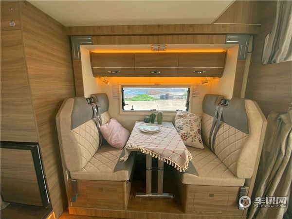 2020款上汽大通V80侧拓展房车 全新上市国六C型房车