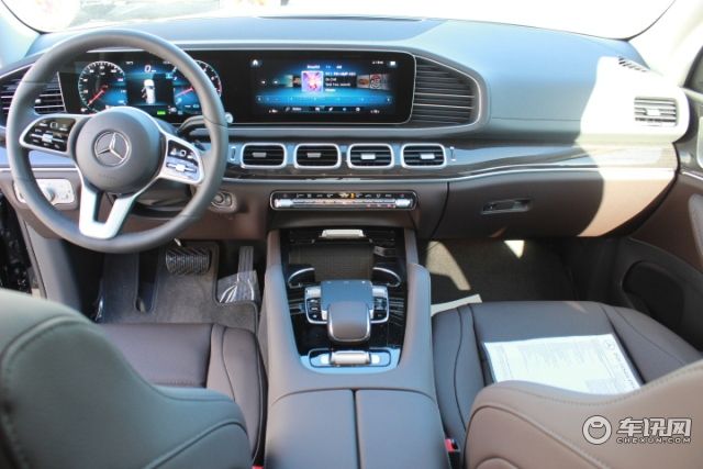 20款加版奔驰GLS450豪华感体现的淋漓尽致