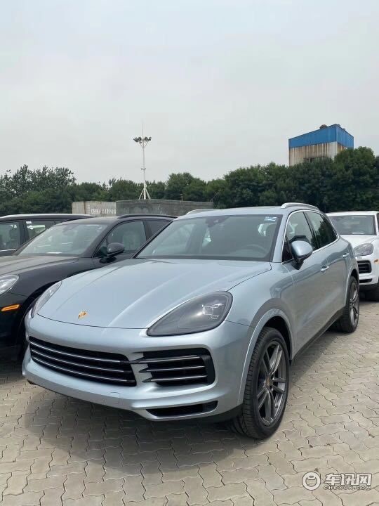 20款墨版卡宴3.0T动力十足 耀眼外观特惠降价