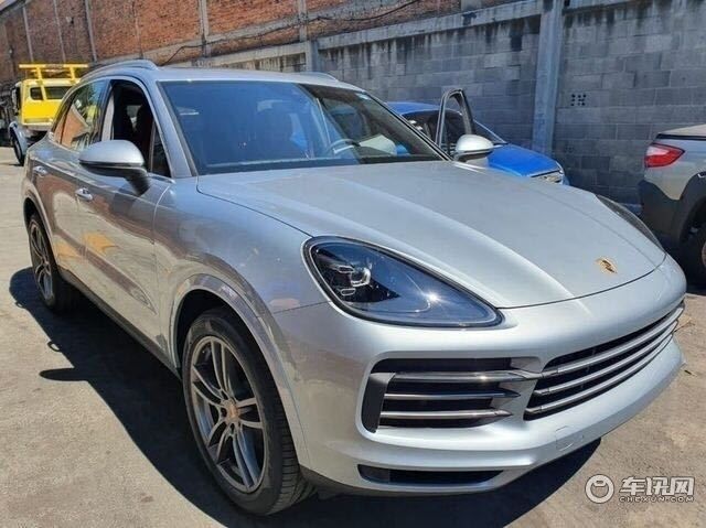 20款墨版卡宴3.0T动力十足 耀眼外观特惠降价