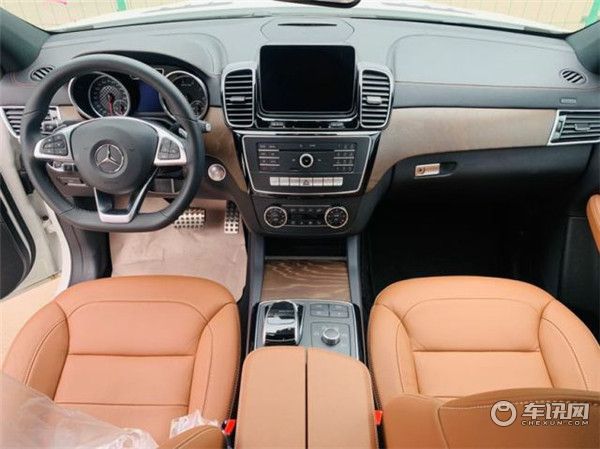 20款墨版奔驰GLE43Coupe津港最新价格 天窗版AMG现车优惠报价
