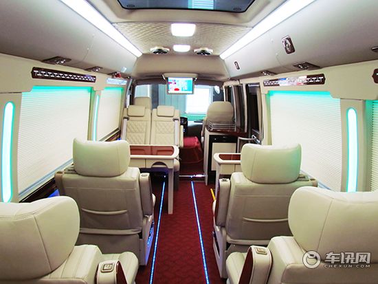 丰田考斯特14座最新款报价展示多少钱