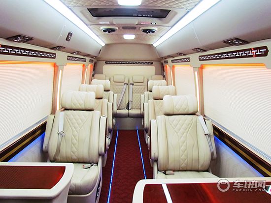 丰田考斯特14座最新款报价展示多少钱