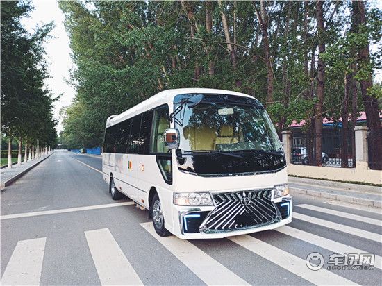 丰田考斯特14座最新款报价展示多少钱