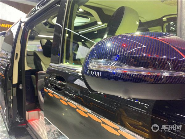 全新奔驰V260L高顶豪华七座商务车 傲旋大白鲨新款上市