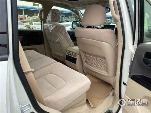 港口最后一批国五版丰田酷路泽4000 v6越野车涨价原因详解
