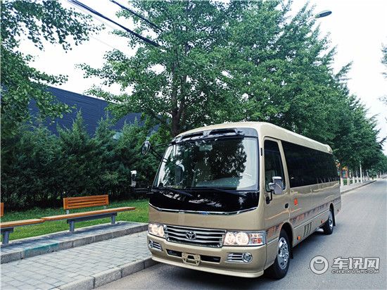 丰田考斯特13座至臻报价