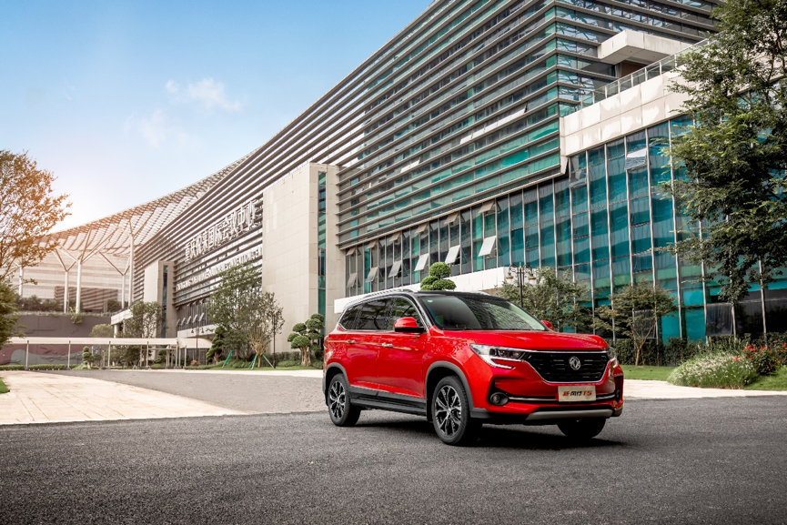 价格不变配置升级,新款风行T5售6.99万元起