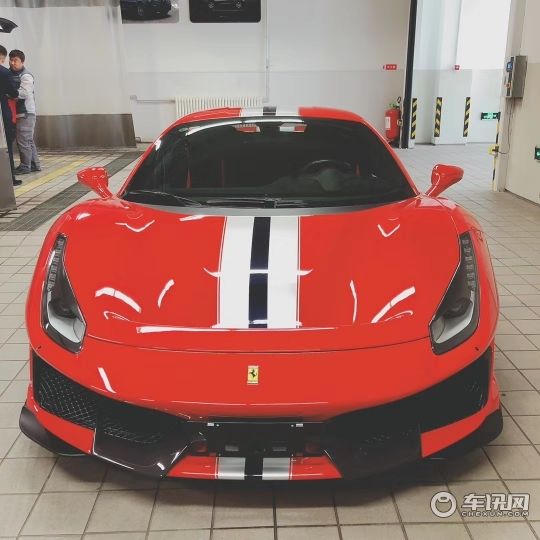 法拉利488车型报价 现车内饰豪华运动兼具