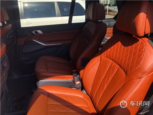 2020款宝马X7平行进口加版干邑色22轮卓越豪华美利奴真皮国六版