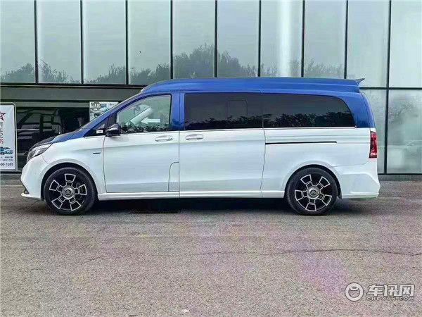 2020新款奔驰V260L七座商务车 改装双拼色迈巴赫限量版