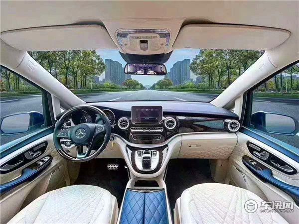 2020新款奔驰V260L七座商务车 改装双拼色迈巴赫限量版
