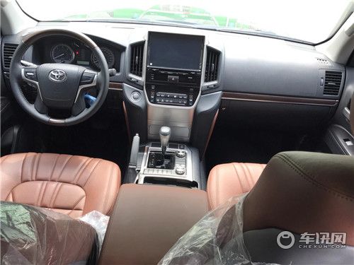 地表最强陆巡柴油版酷路泽4500黑金刚版现车出售最低报价