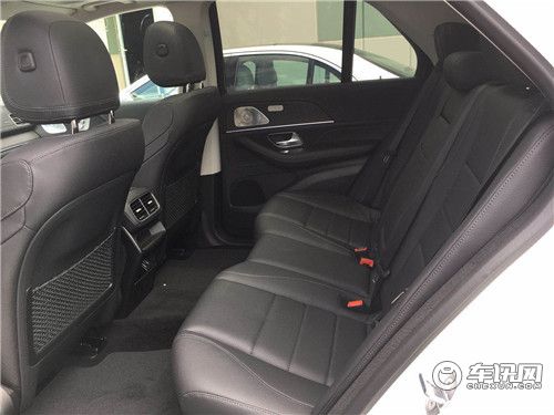 新一代改款奔驰GLE系列港口国六预定 最新配置以及报价详解