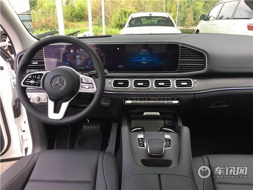 新一代改款奔驰GLE系列港口国六预定 最新配置以及报价详解