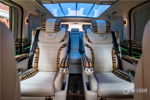 2020款奔驰威霆巴宝莉定制款 豪华商务定制