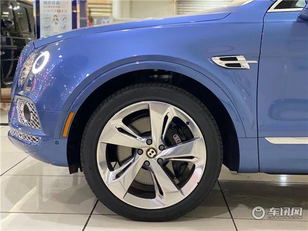 20款宾利添越4.0汽油V8 波托菲诺蓝/亚麻白展位现车内饰豪华