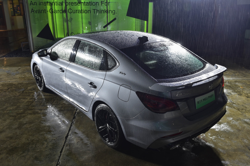 运动环保兼具，起价13.98万元，第三代名爵6 PHEV上市抢先实拍