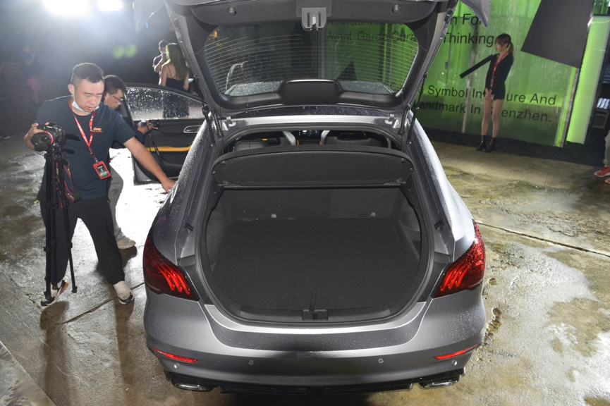 运动环保兼具，起价13.98万元，第三代名爵6 PHEV上市抢先实拍