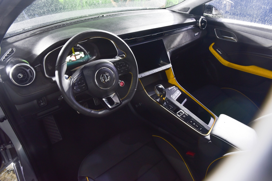 运动环保兼具，起价13.98万元，第三代名爵6 PHEV上市抢先实拍