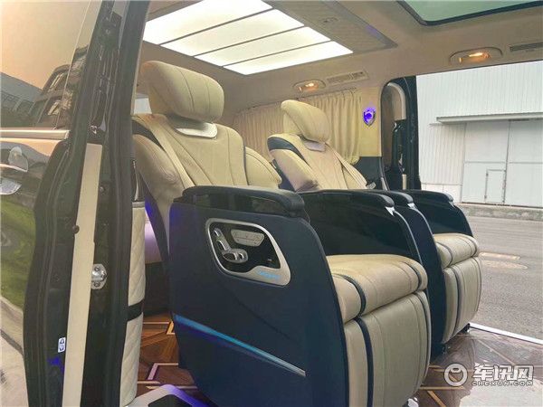 2020款奔驰V260L定制迈巴赫版 奢华内饰展现至尊身份